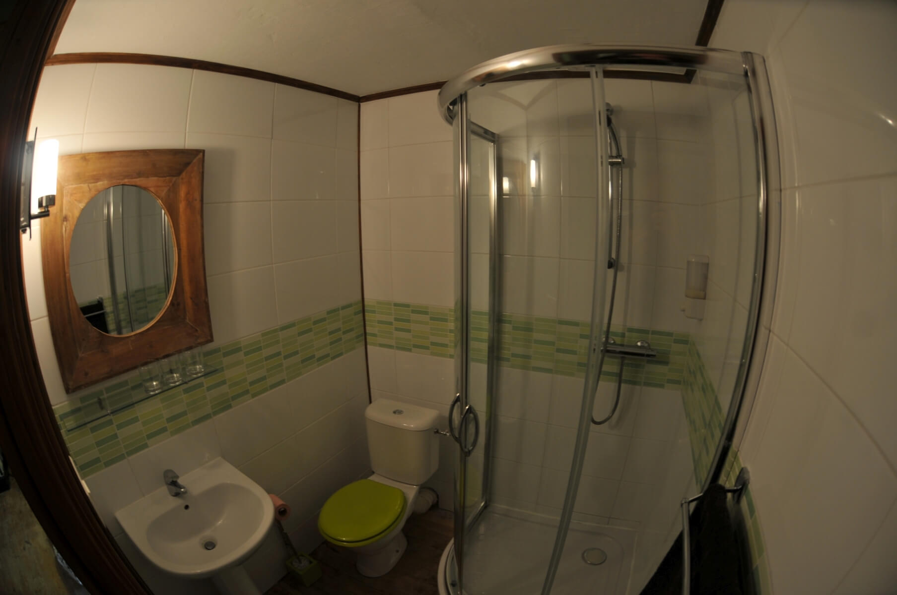 Badkamer van kamer Caucase